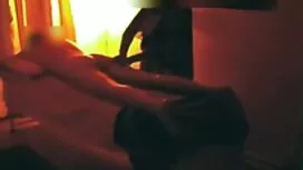 Mies kaatuu teini se ...