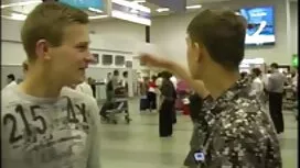Tyttö miellyttää sek ...